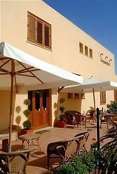 هوتل فافينانا